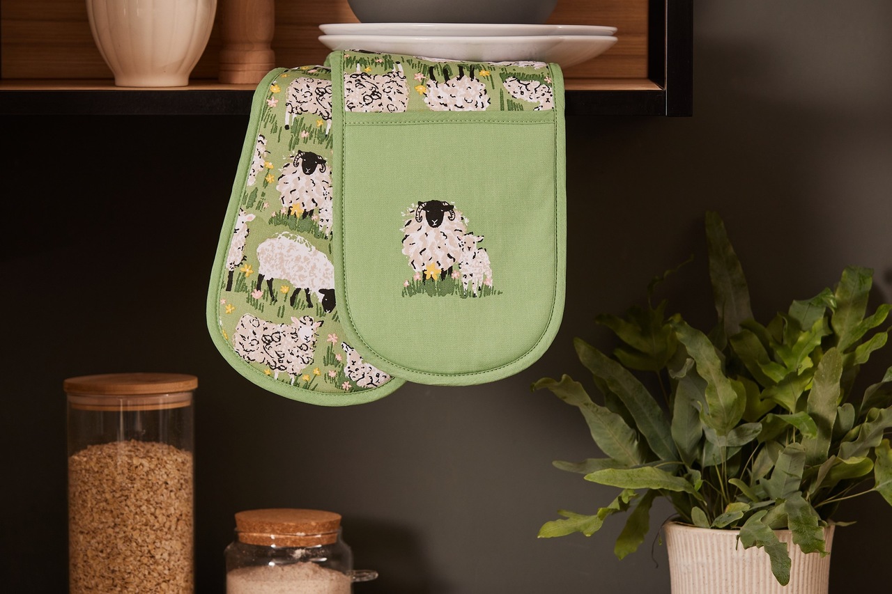 Ulster Weavers | Woolly Sheep | Double Oven Glove