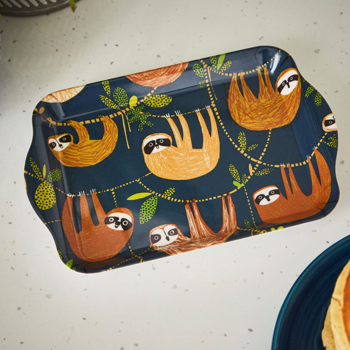 Kleines Serviertablett 'Haning Around', von Ulster Weavers