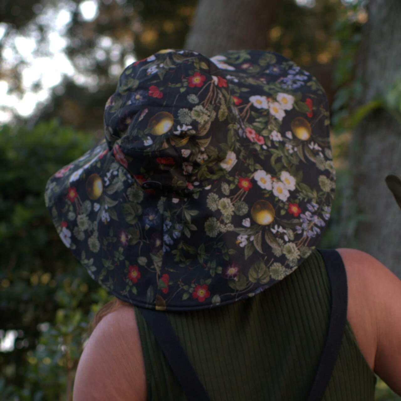 Mitternachtsblüten Gartenhut hinten | schützt den Nacken