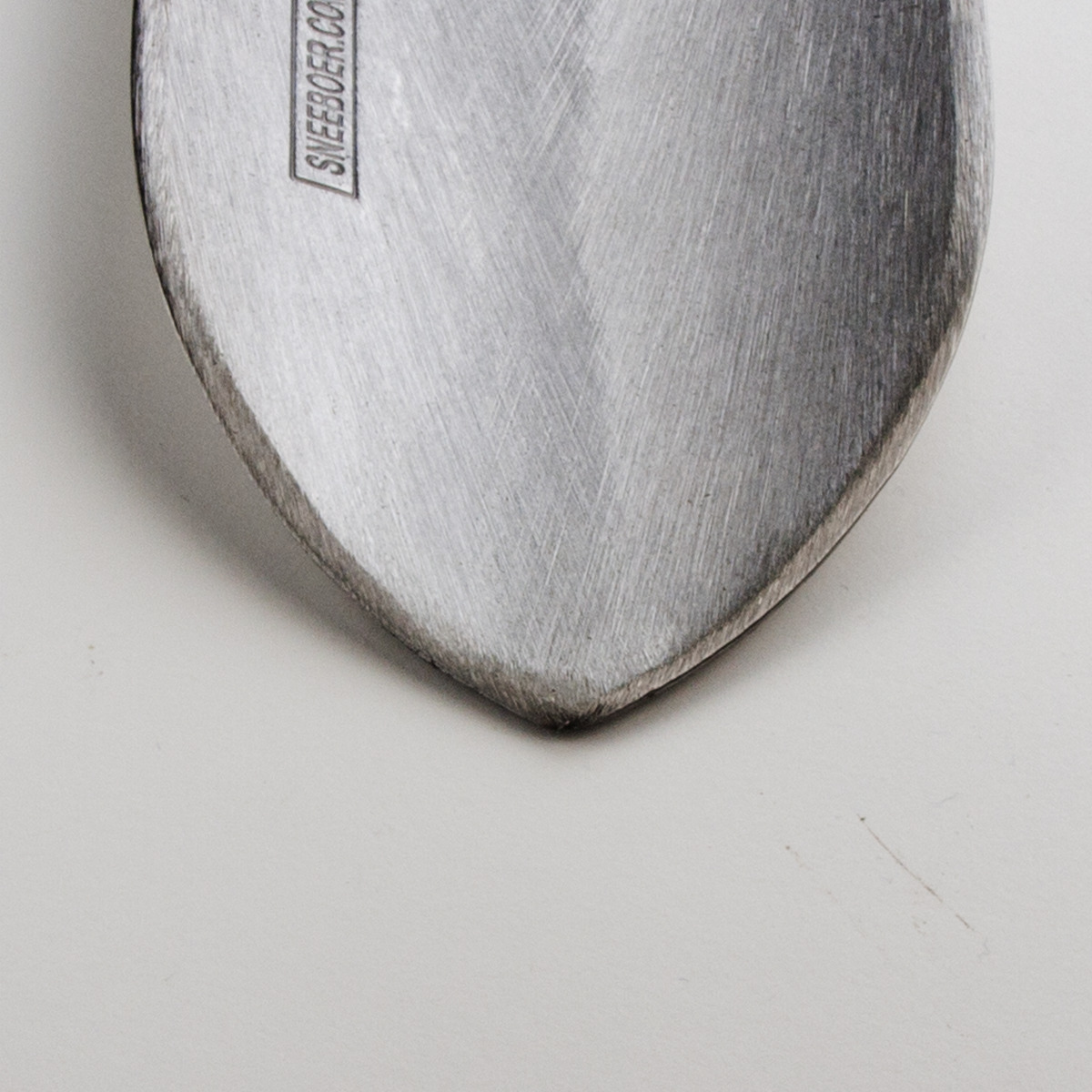 Sneeboer Pflanzkelle aus Edelstahl - handgeschmiedet - mit geschliffenen Kanten