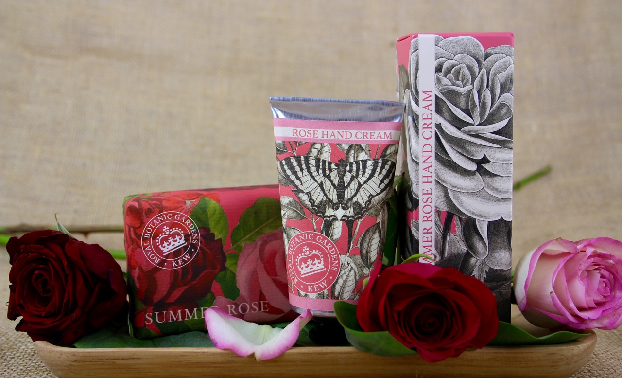 Kew Gardens Summer Rose | The English Soap Company