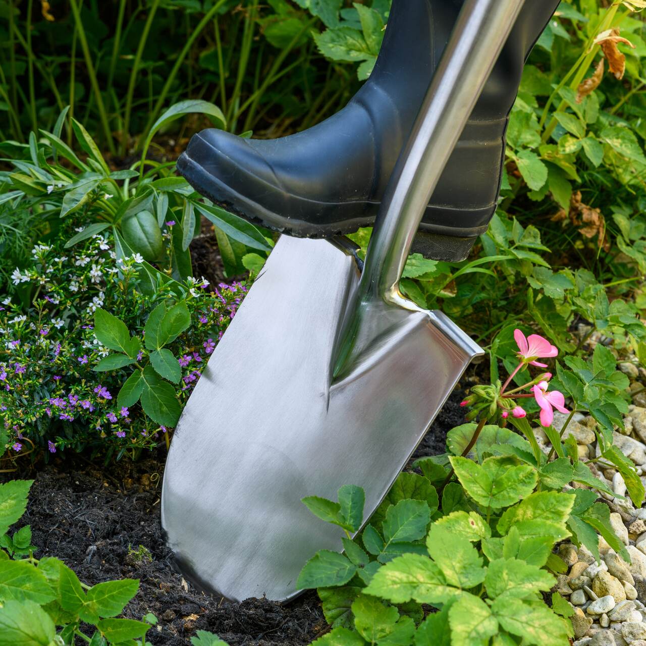 Kanten. Grabespaten |an der oberen Kante abgerundet