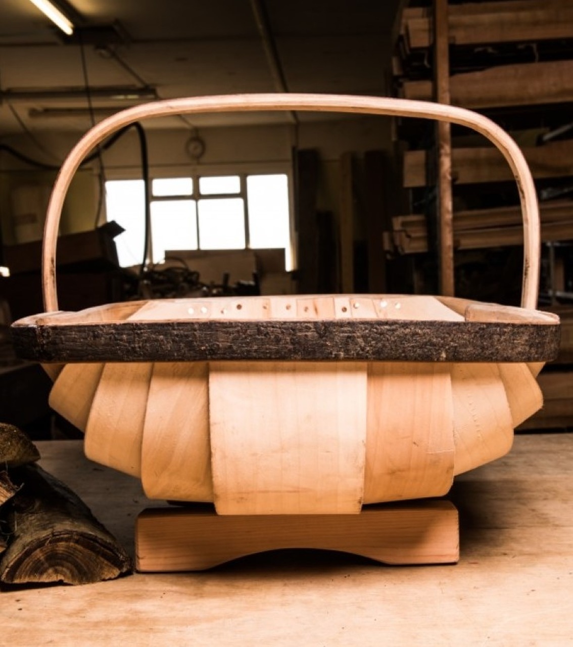 Royal Sussex Fireside Log Trug, von vorne