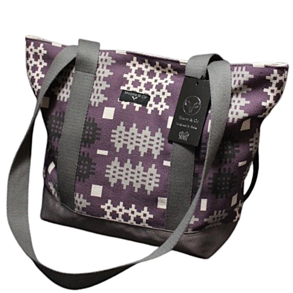 Schultertasche aus walisischem Taisserie-Stoff | Purpur | von Moose & Co. | Wales