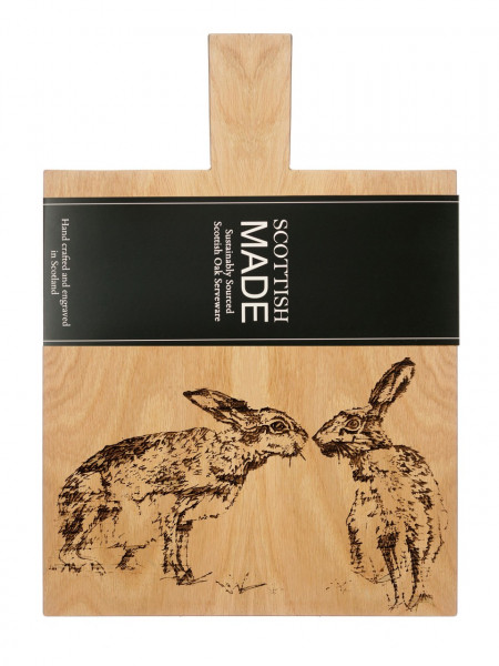 Schneide- & Servierbrett aus Eiche, Motiv 'Küssende Hasen' | Scottish Made