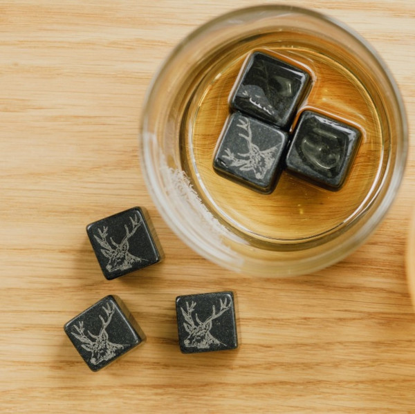 Whisky-Kühlsteine mit Hirsch-Gravur