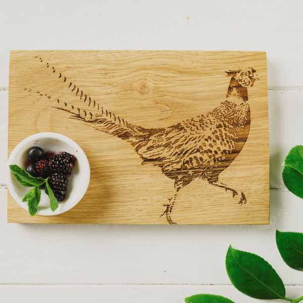 Scottish Made: Servierbrett aus Eiche mit Motiv Fasan