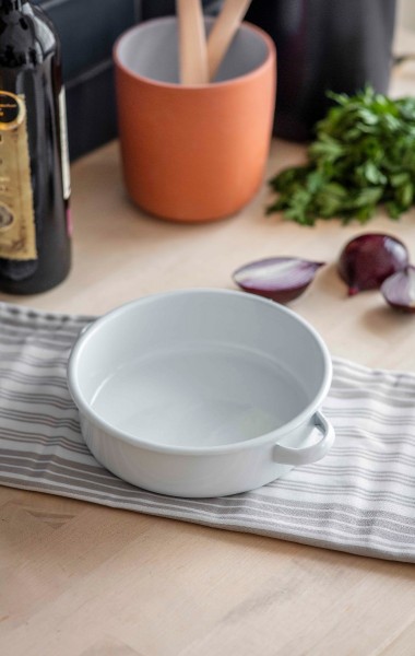 Zeitlose, weiße Pie-Form aus Emaille