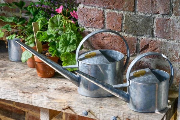 Sophie Conran Indoor Gießkanne, verzinkt | 1 Liter und 1,7 Liter