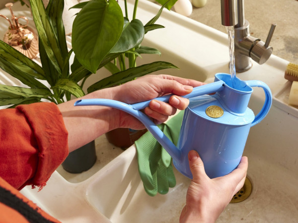 Haws Zimmergießkanne Pot Waterer 2 Pint | Himmelblau