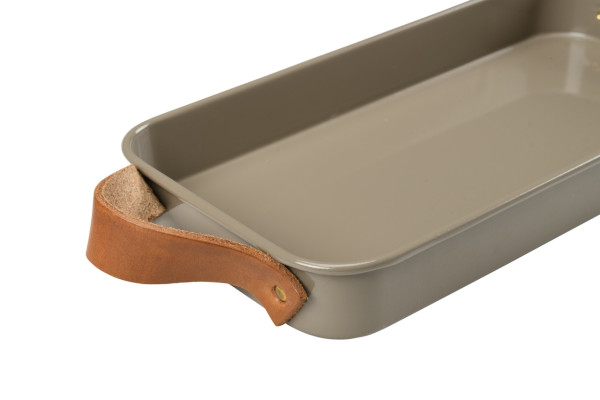 mit Echtleder-Handgriffen