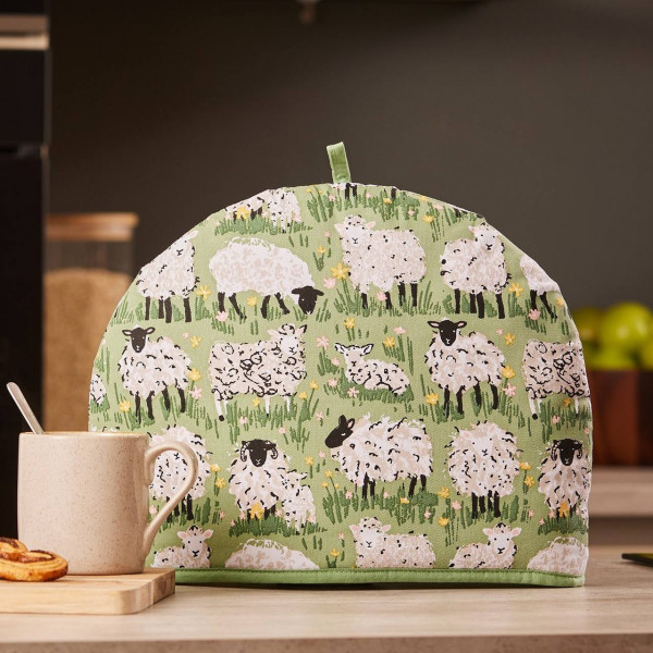 Teehaube von Ulster Weaves | Design Flauschige Schafe