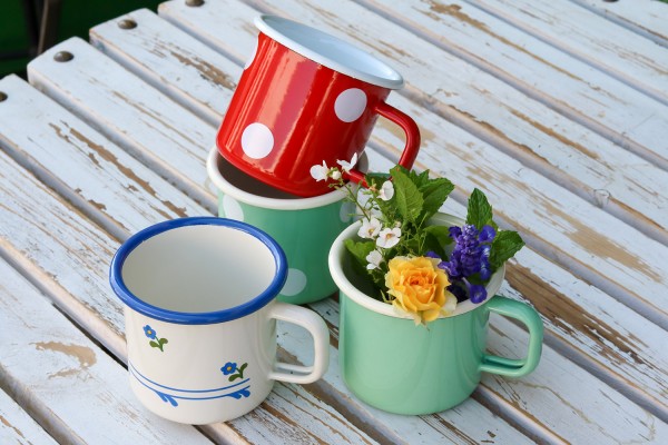Emaille-Tassen-Ensemble